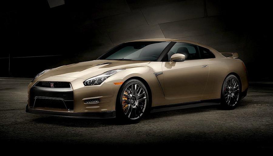  Nissan GT-R 45th Anniversary Gold Edition 2015 года  (фото 13 из 22)